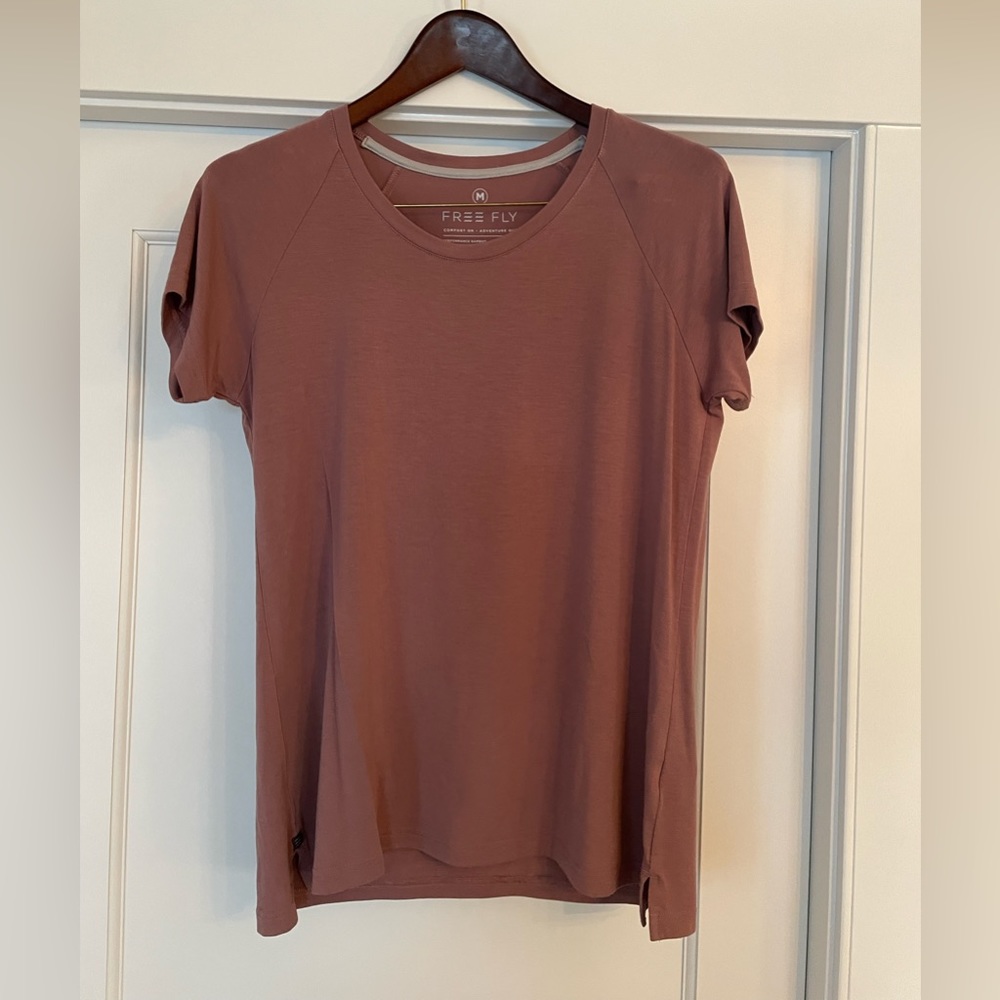 Free fly t shirt medium